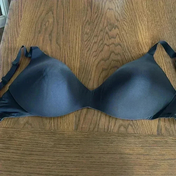 Skims Wireless Form Push-Up Plunge Bra - Picture 6 of 6